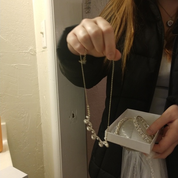 Wedding dress - Picture 6 of 8